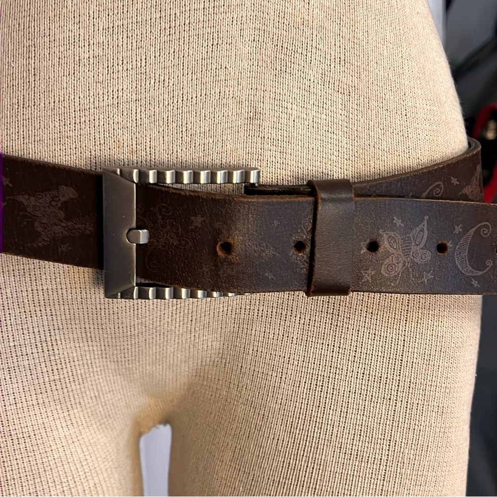 Women’s brown leather engraved celestial and butterfly design sz M steel buckle